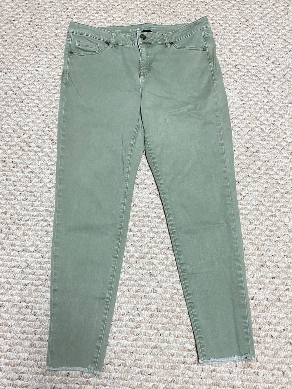 LANE BRYANT MID RISE SUPER STRETCH SKINNY ANKLE RAW HEM JEANS - SIZE 14